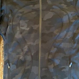 Lululemon in stride jacket.